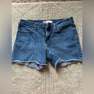 Levi’s brand women’s size 8 Jean blue shorts